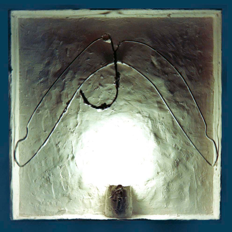 S2 1 O.T. Gipsrelief, Objekt, Fluoreszenzlampe, 32 x 32 x 4,5cm, 1996