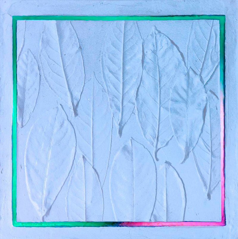 S2 4 "Der Schrein der Mänaden", Gipsrelief mit Glasfarbe bemalten Fluoreszenzlampen, 32 x 32 x 4,5cm, 1996